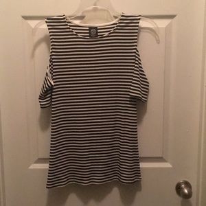 Back and White shoulder cut out top